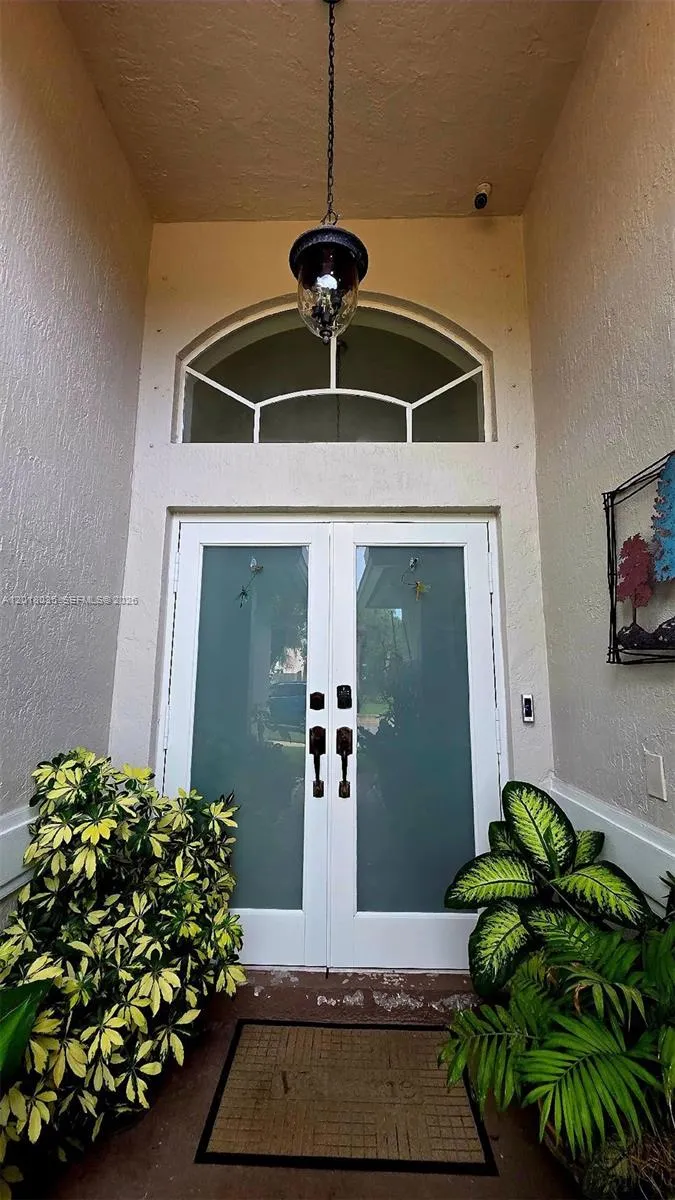 16850 Crestview Ln # 0, Weston FL 33326