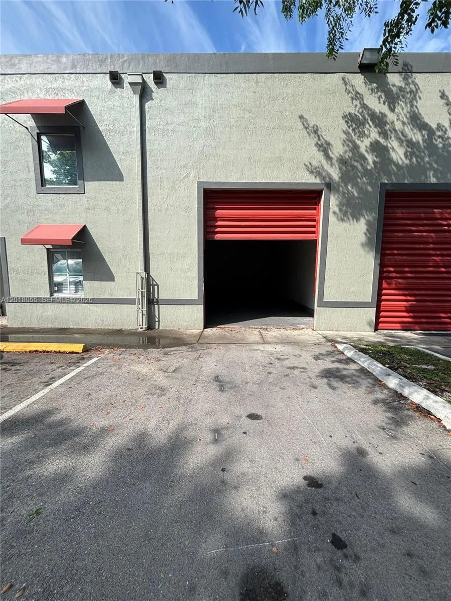 10950 NW 138th St # 3, Hialeah Gardens FL 33018