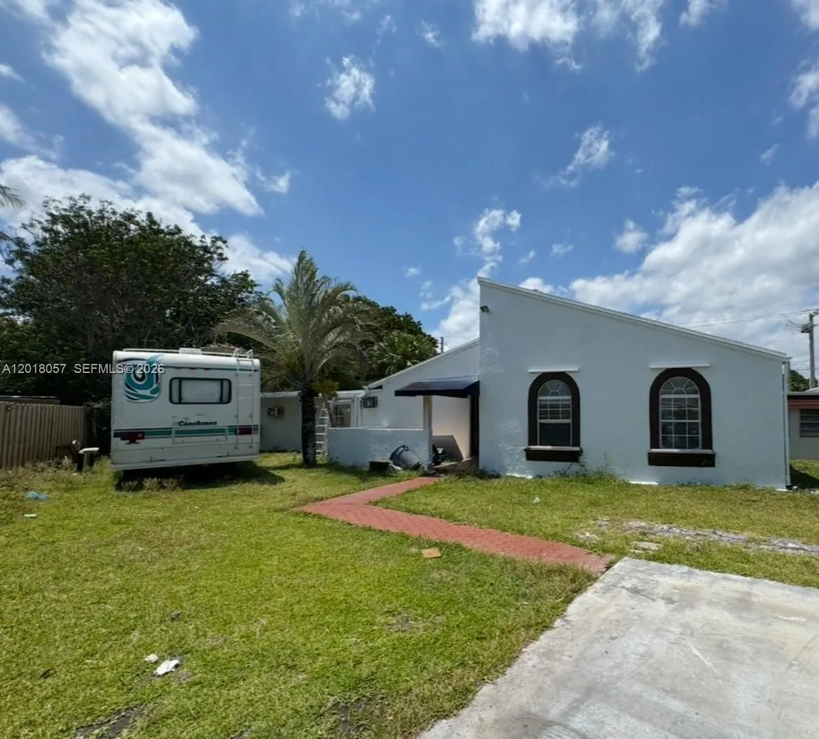 19422 SW 119th Ct, Miami FL 33177