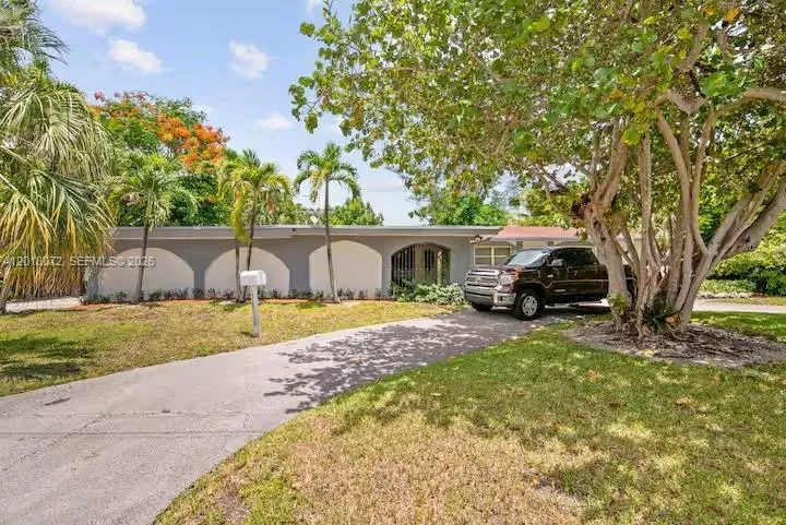 13325 SW 84th Ave, Pinecrest FL 33156