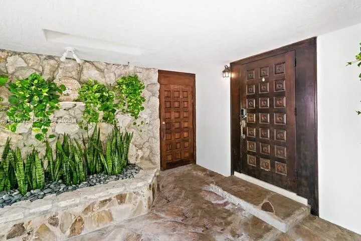 13325 SW 84th Ave, Pinecrest FL 33156