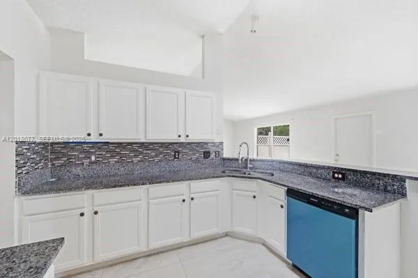7608 Deland Ave, Fort Pierce FL 34951