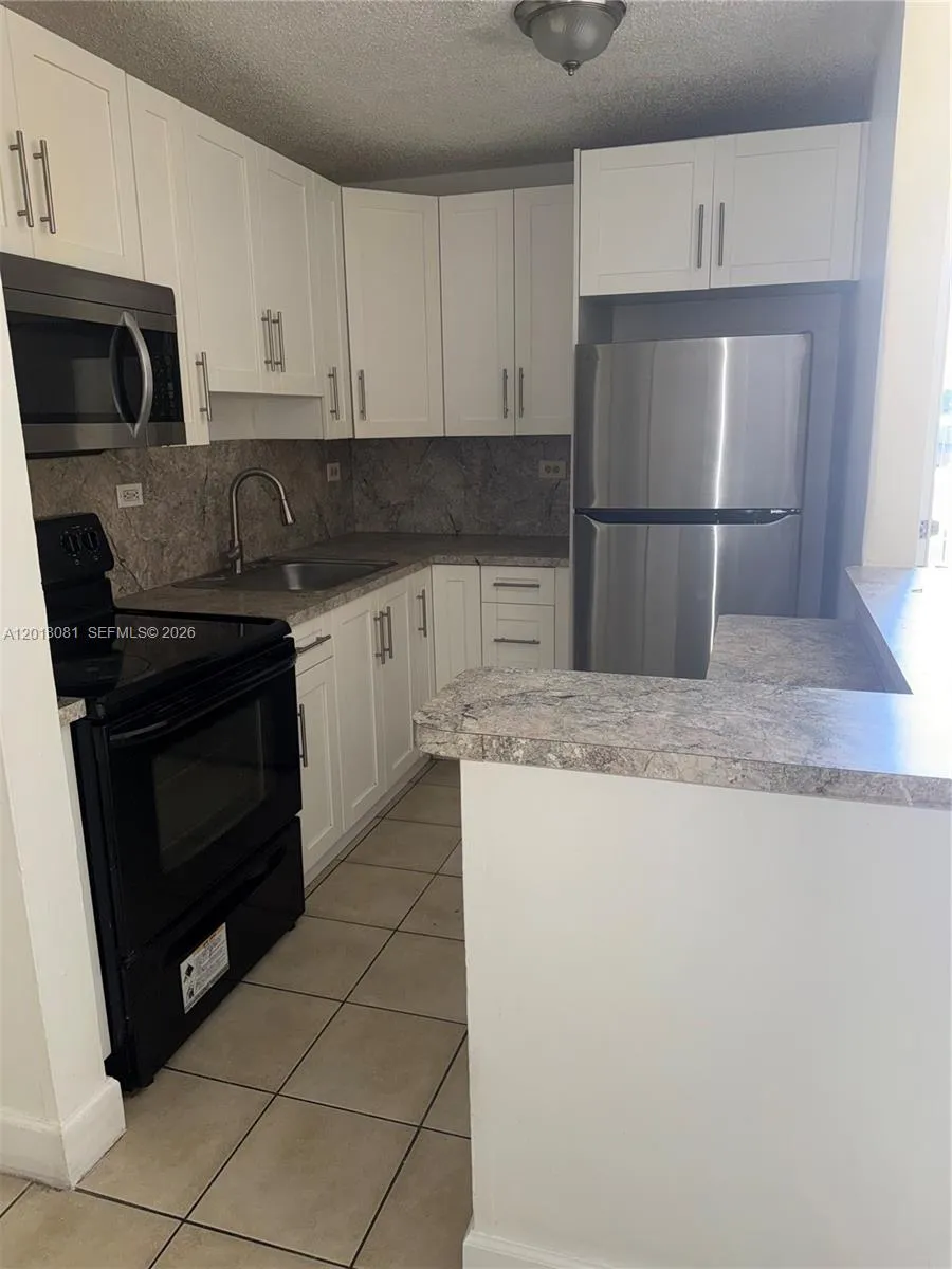 7120 NW 179th St # 105, Hialeah FL 33015