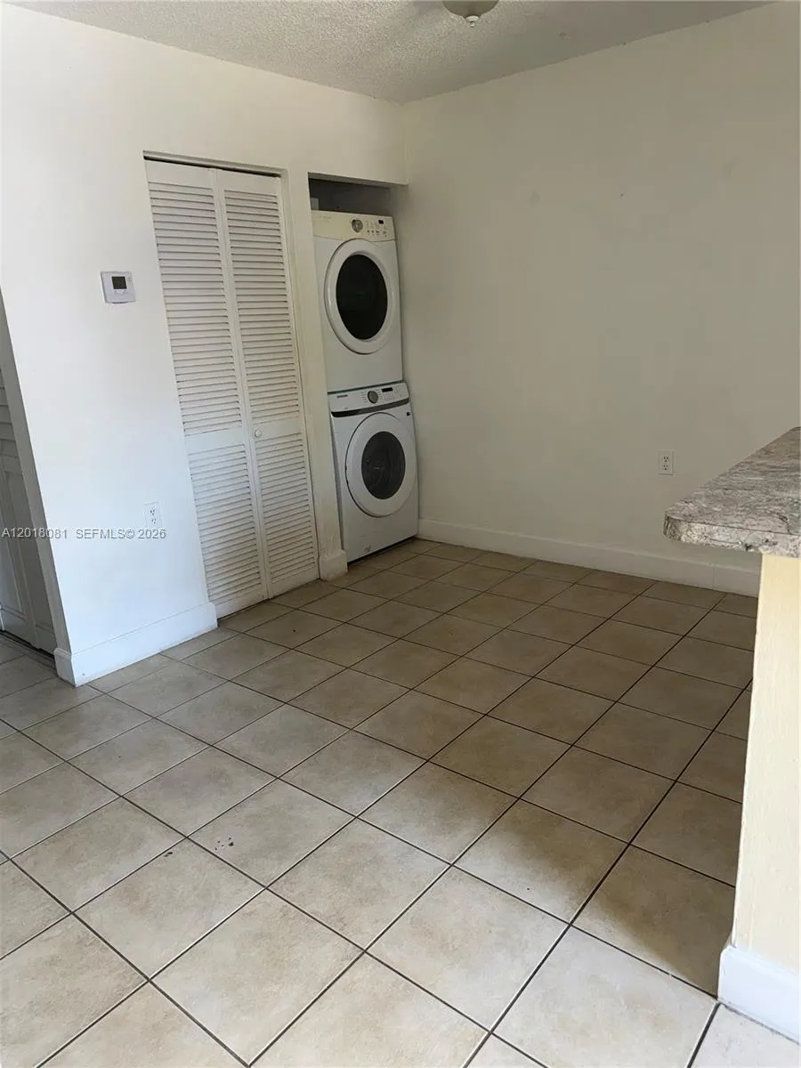 7120 NW 179th St # 105, Hialeah FL 33015