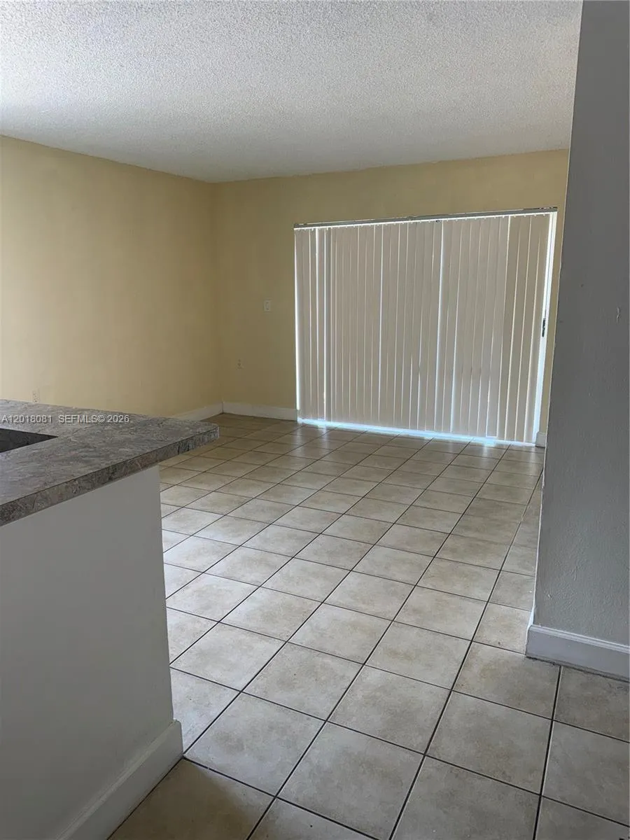 7120 NW 179th St # 105, Hialeah FL 33015
