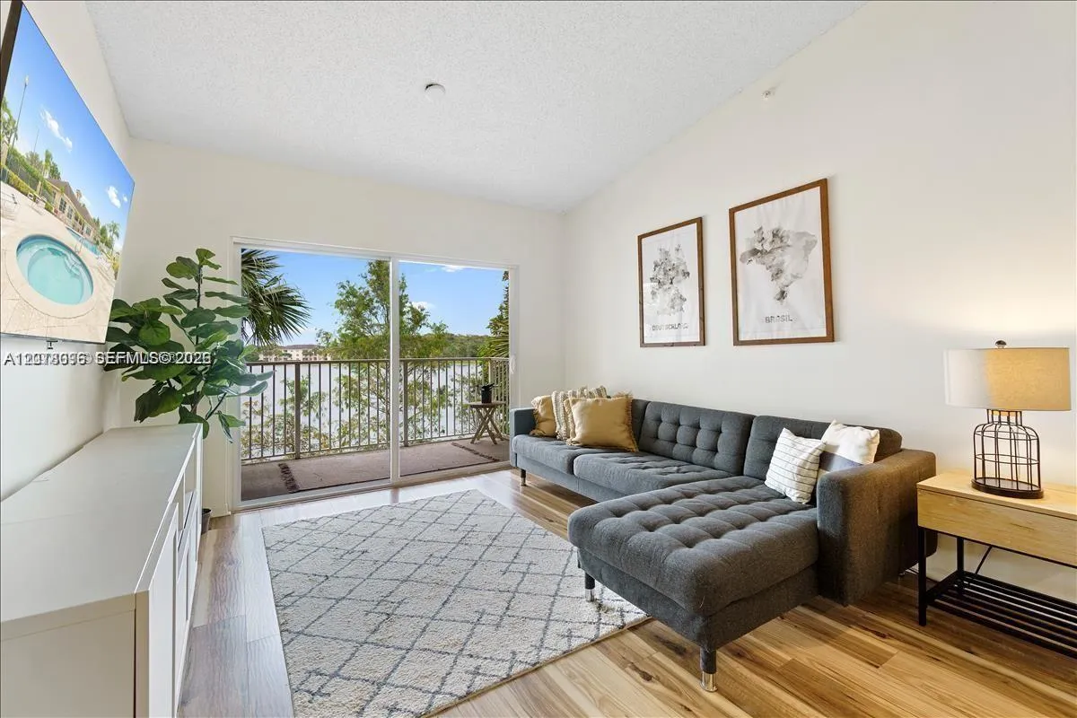 5065 Wiles Rd # 308, Coconut Creek FL 33073