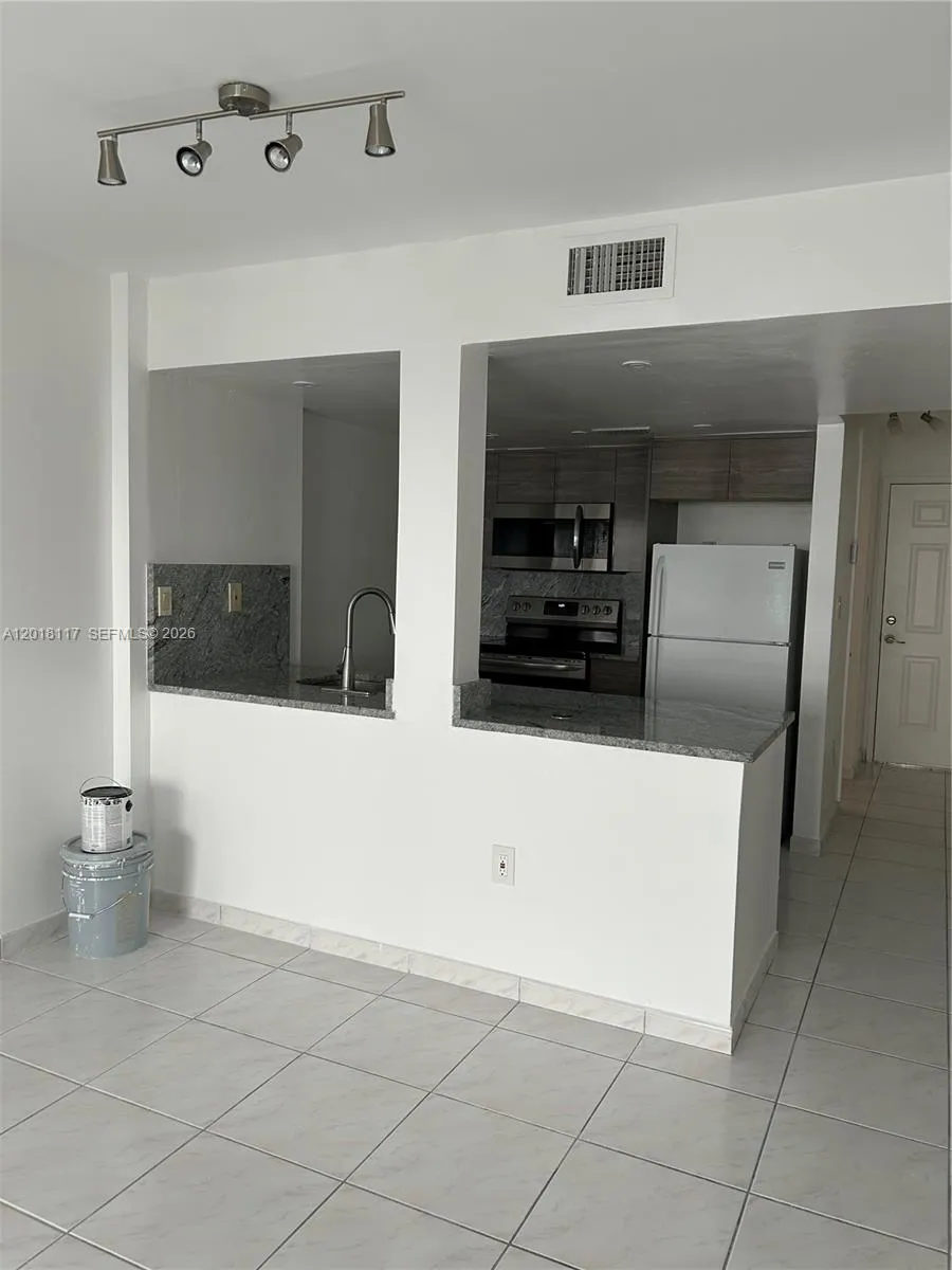 6801 Harding Ave # 201, Miami Beach FL 33141