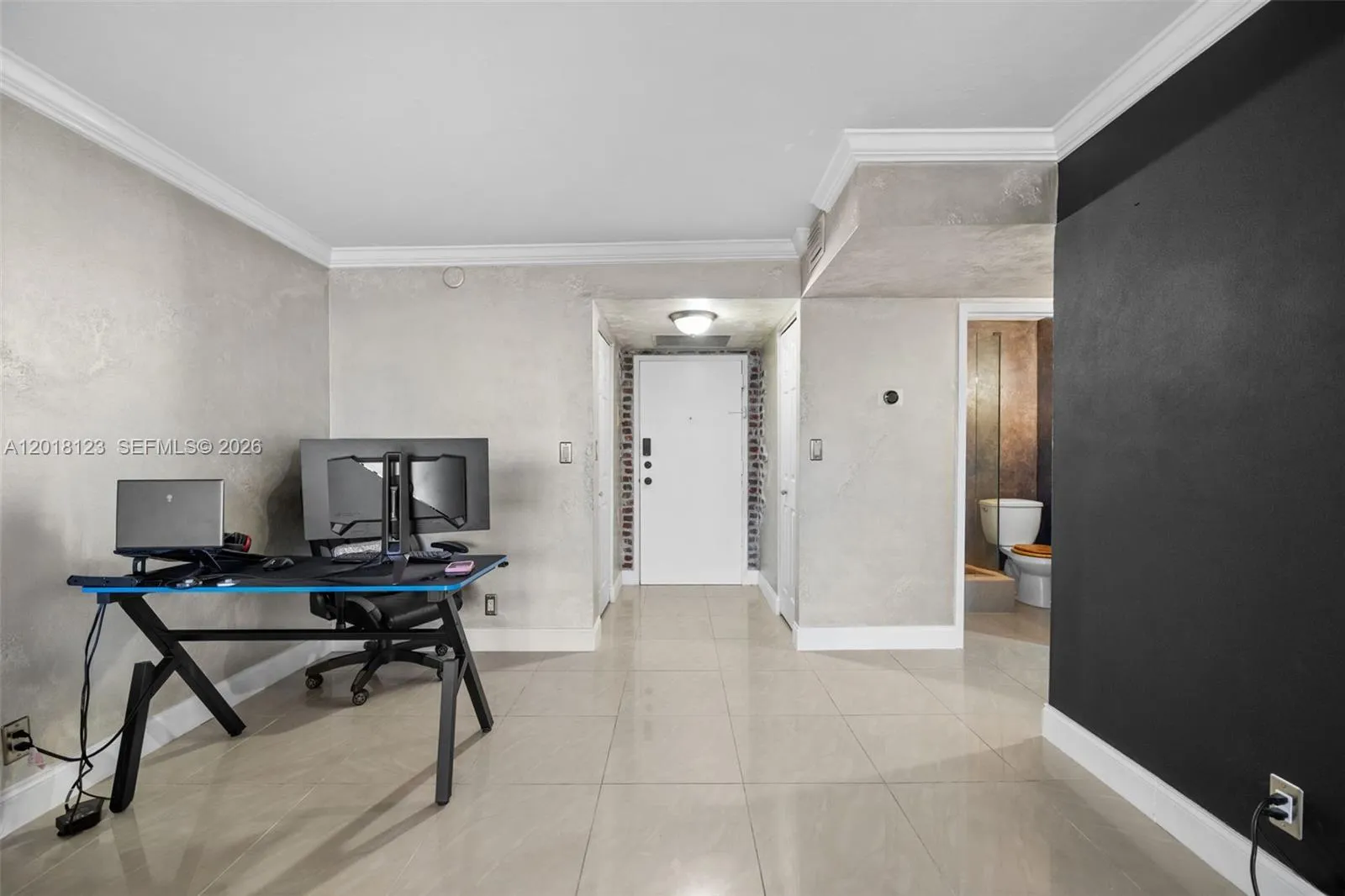 1000 Parkview Dr # 1025, Hallandale Beach FL 33009