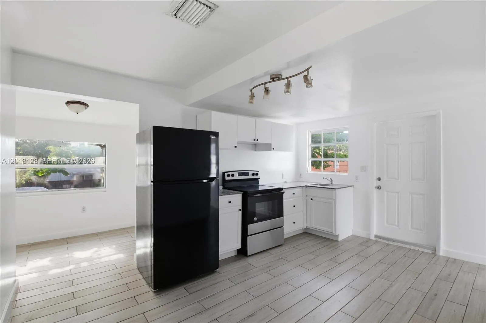 1035 NW 5th St # 4, Miami FL 33128