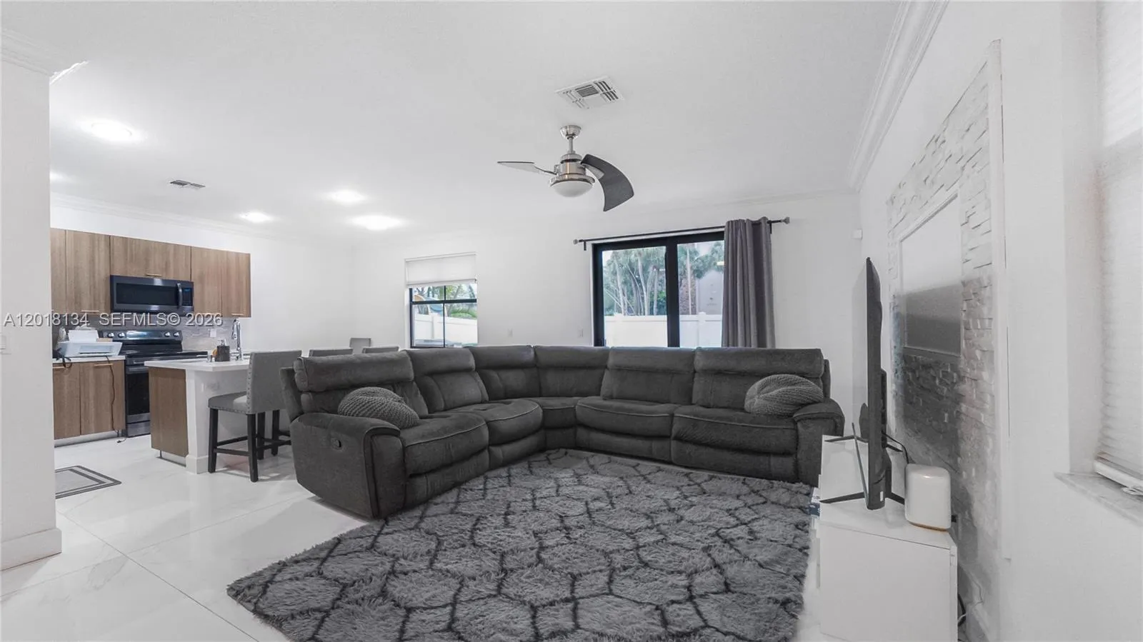 4909 NW 59th St, Tamarac FL 33319