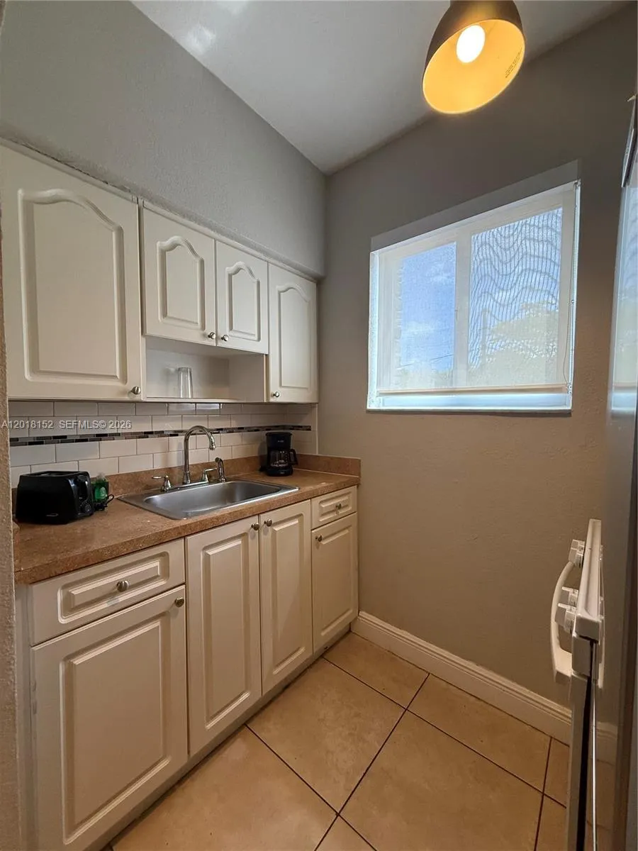 7710 Harding Ave # 7, Miami Beach FL 33141