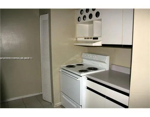 365 SW 86th Ave # 203, Pembroke Pines FL 33025