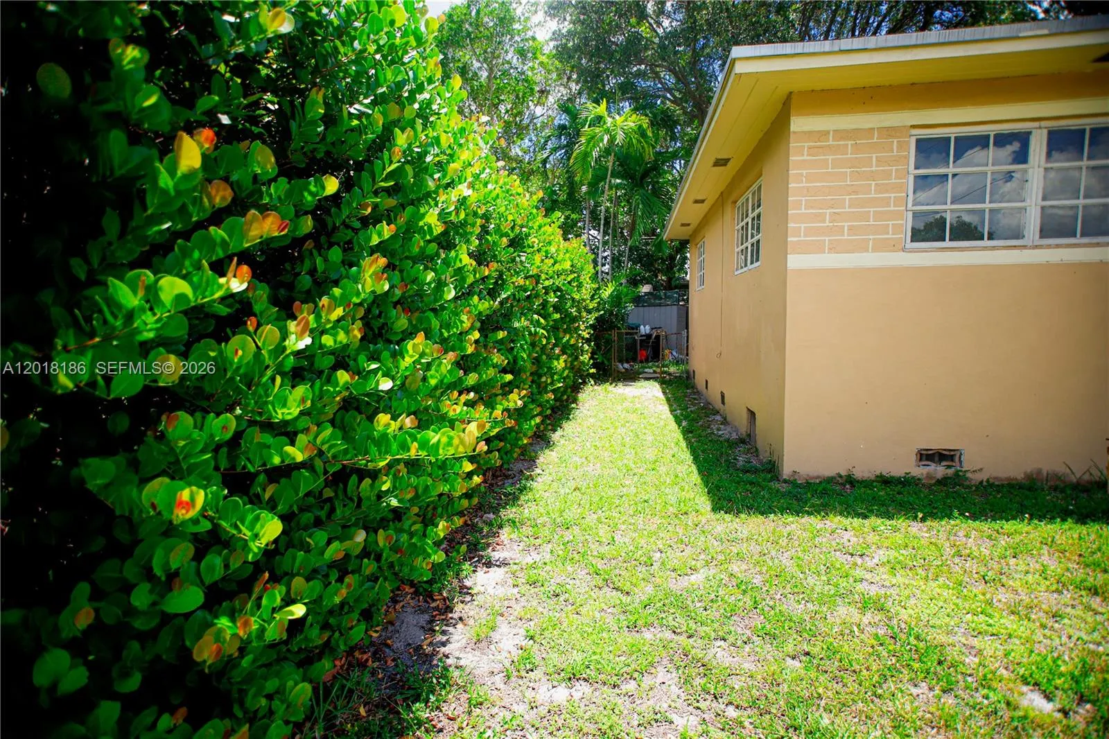 1100 NE 160th Ter, North Miami Beach FL 33162
