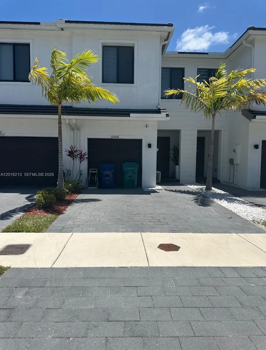 10906 SW 232nd Ter, Homestead FL 33032