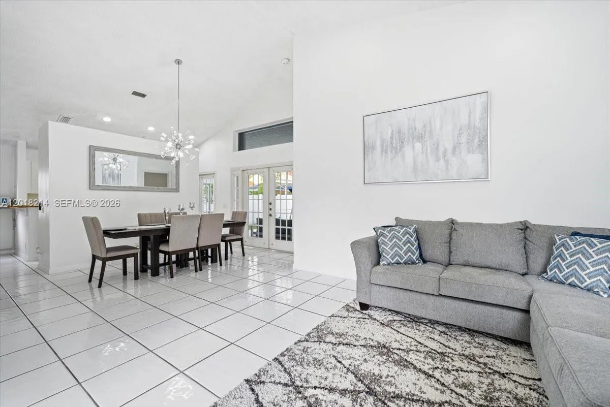 628 Stanton Dr, Weston FL 33326