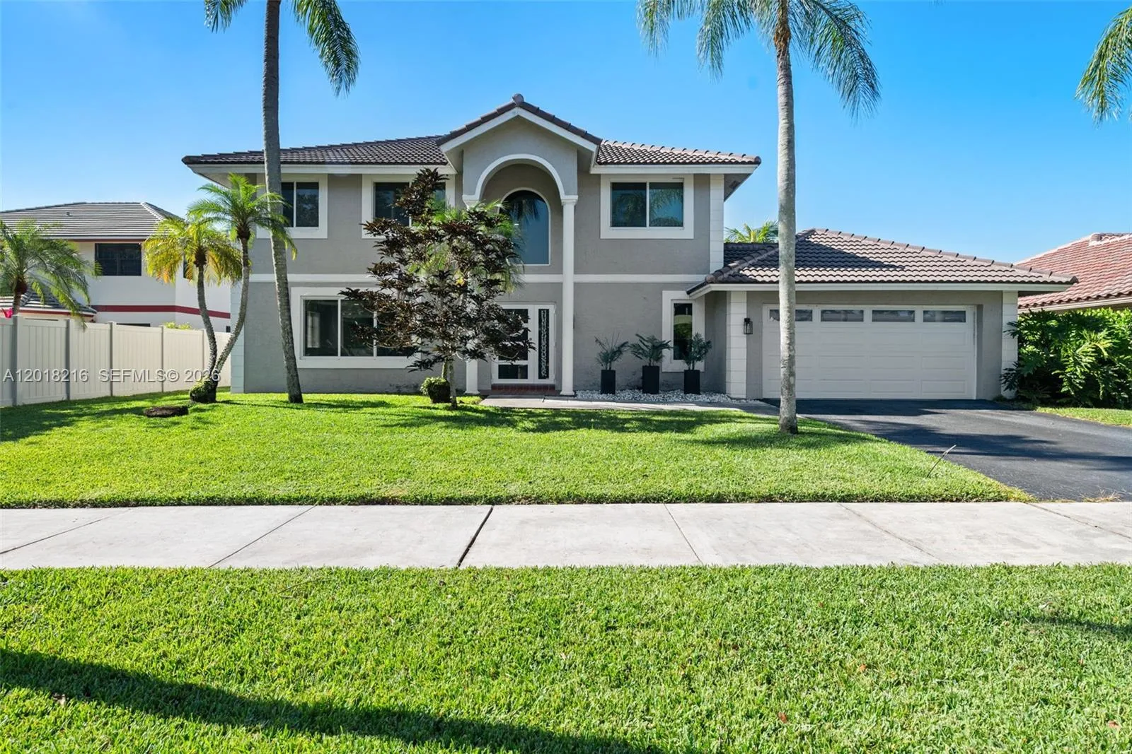 4 bedroom 2 bath for sale at 13910 Monticello St, Davie FL 33325