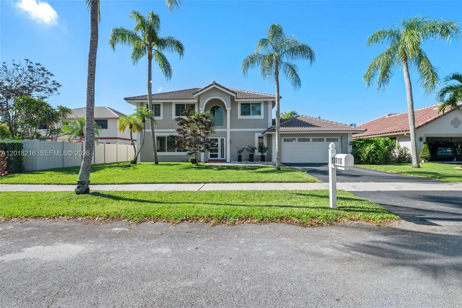 13910 Monticello St, Davie FL 33325