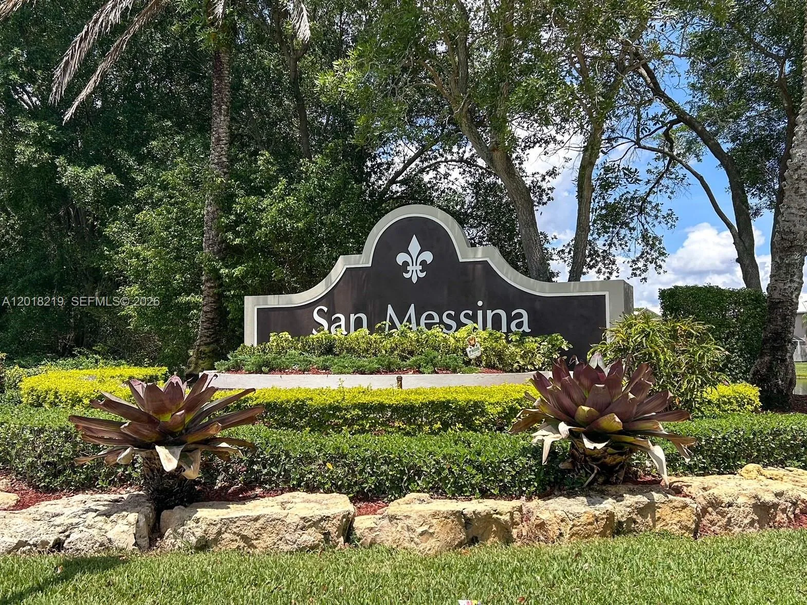 2042 Madeira Dr, Weston FL 33327