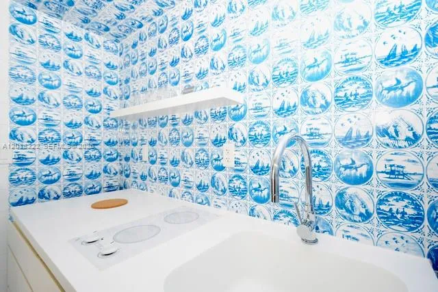 1 bedroom 1 bath for sale at 1100 West Ave # 425, Miami Beach FL 33139