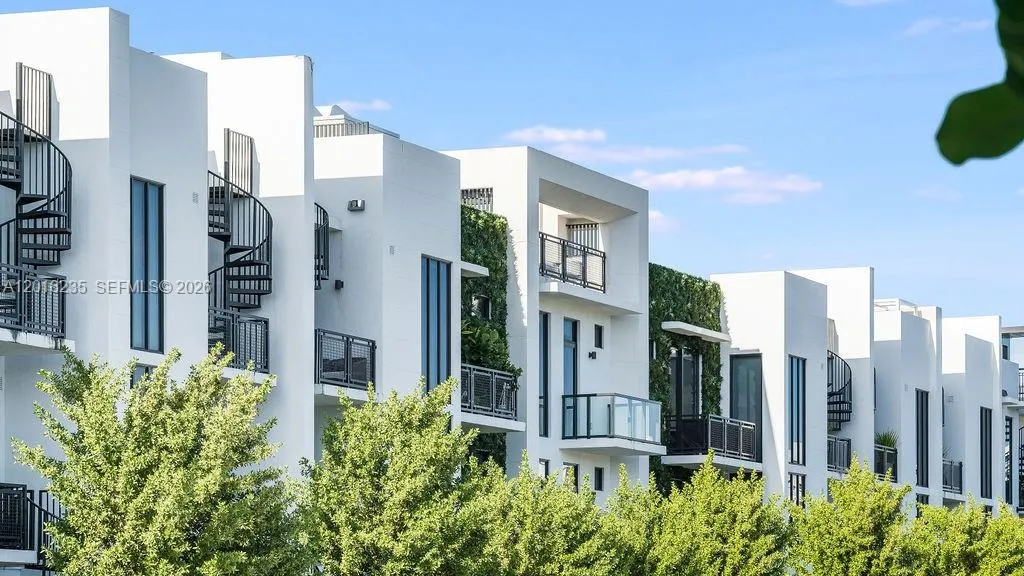 1 bedroom 2 bath for sale at 1030 15th St # 201, Miami Beach FL 33139