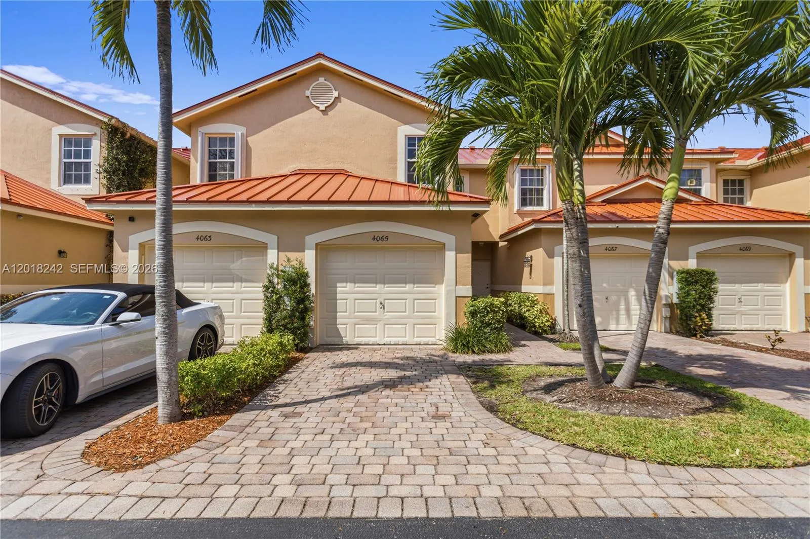 4065 Crystal Lake Dr, Deerfield Beach FL 33064