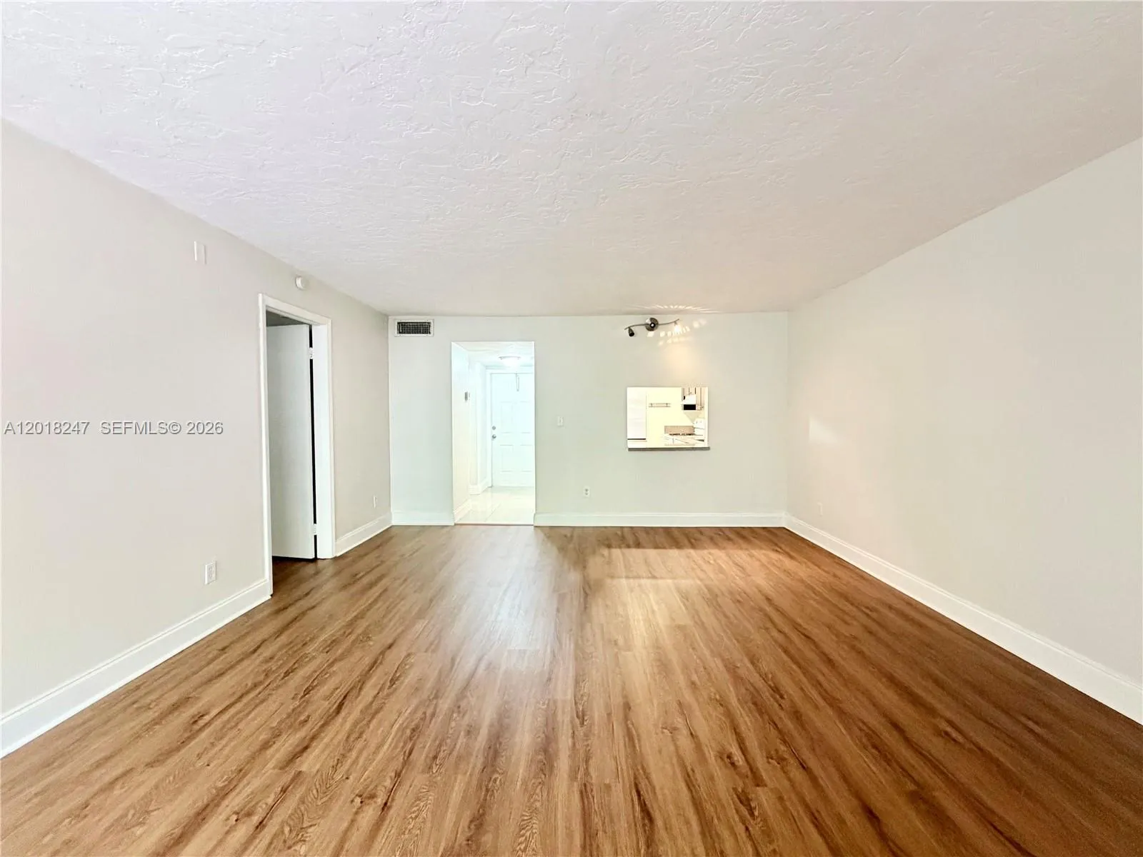 450 Commodore Dr # 214, Plantation FL 33325