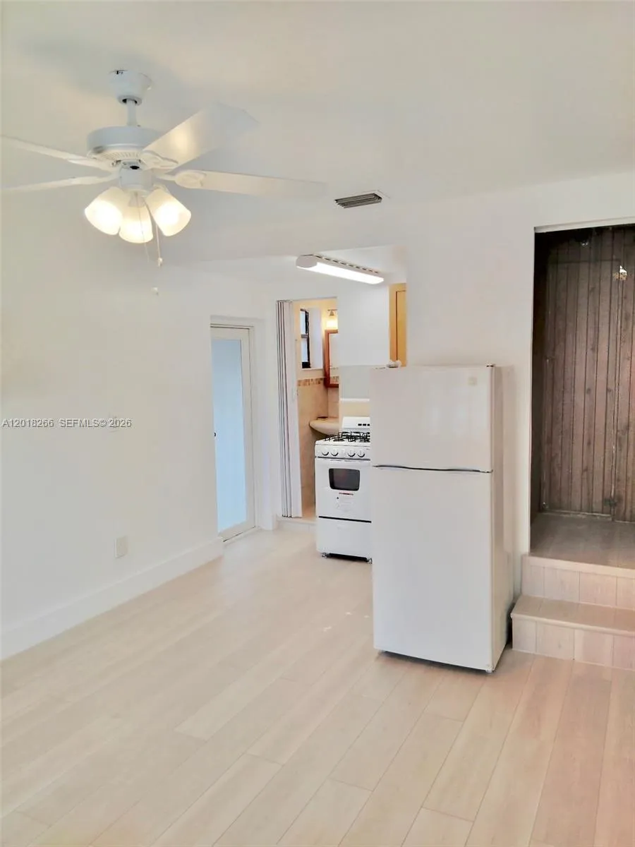 7537 Buccaneer Ave # B, North Bay Village FL 33141