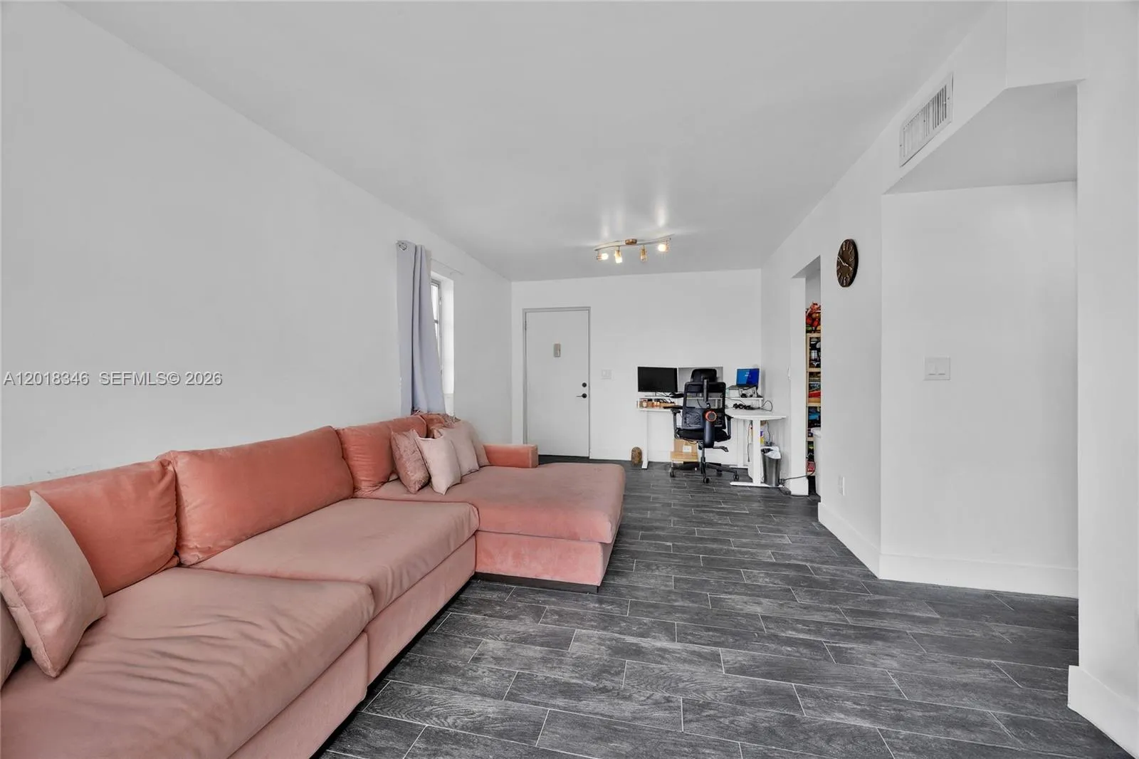 1051 SW 1st St # 401, Miami FL 33130