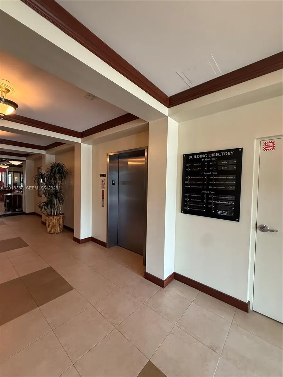5599 S University Dr # 205, Davie FL 33328
