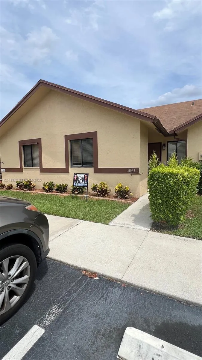 3 bedroom 2 bath for sale at 11065 NW 38th Pl, Sunrise FL 33351