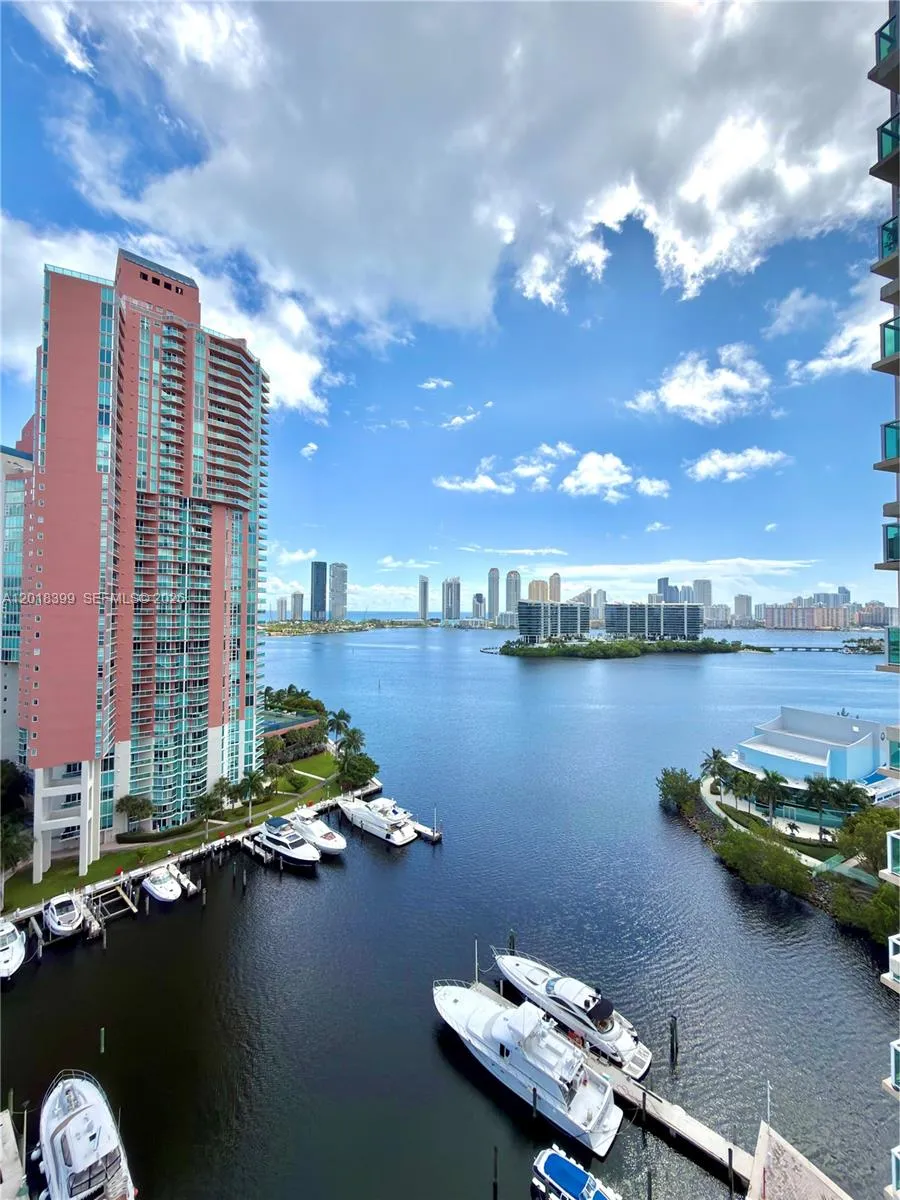 3 bedroom 2 bath for sale at 3330 NE 190th St # 1610, Aventura FL 33180