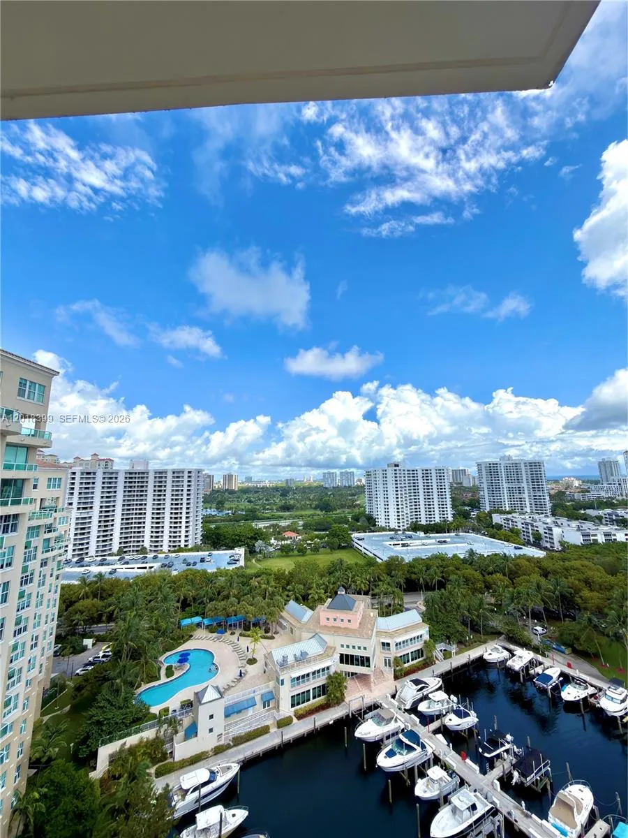 3330 NE 190th St # 1610, Aventura FL 33180