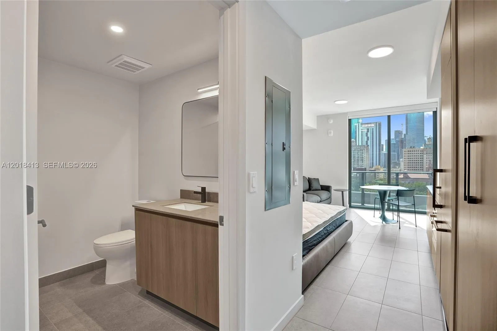 121 NE 5th Street # 1001B, Miami FL 33132