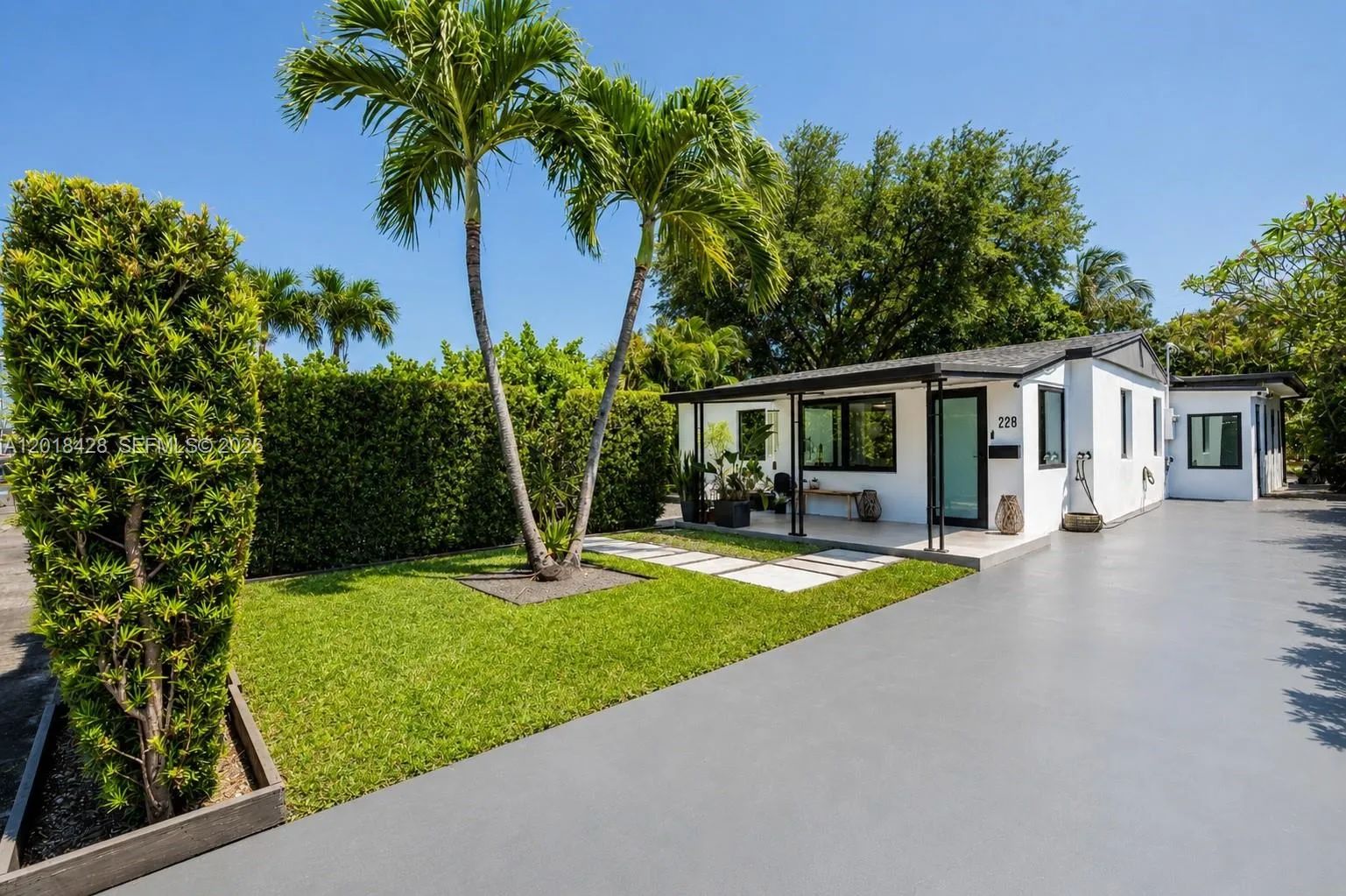 3 bedroom 2 bath for sale at 228 SW 22nd St, Fort Lauderdale FL 33315