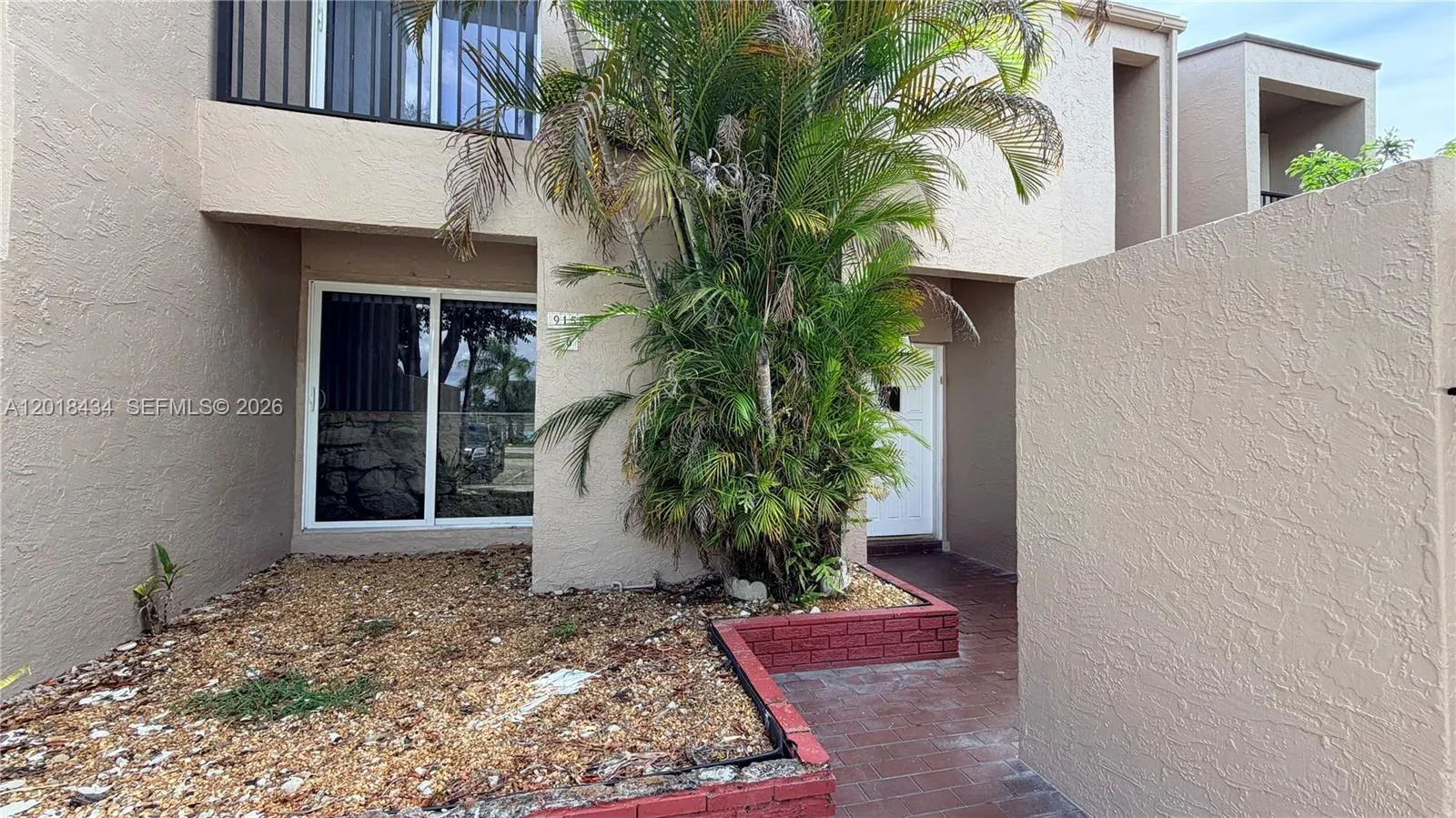 9155 Fontainebleau Blvd # 6, Miami FL 33172