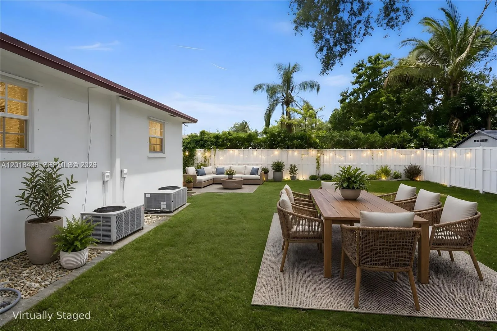 125 SW 3rd Ave, Hallandale Beach FL 33009