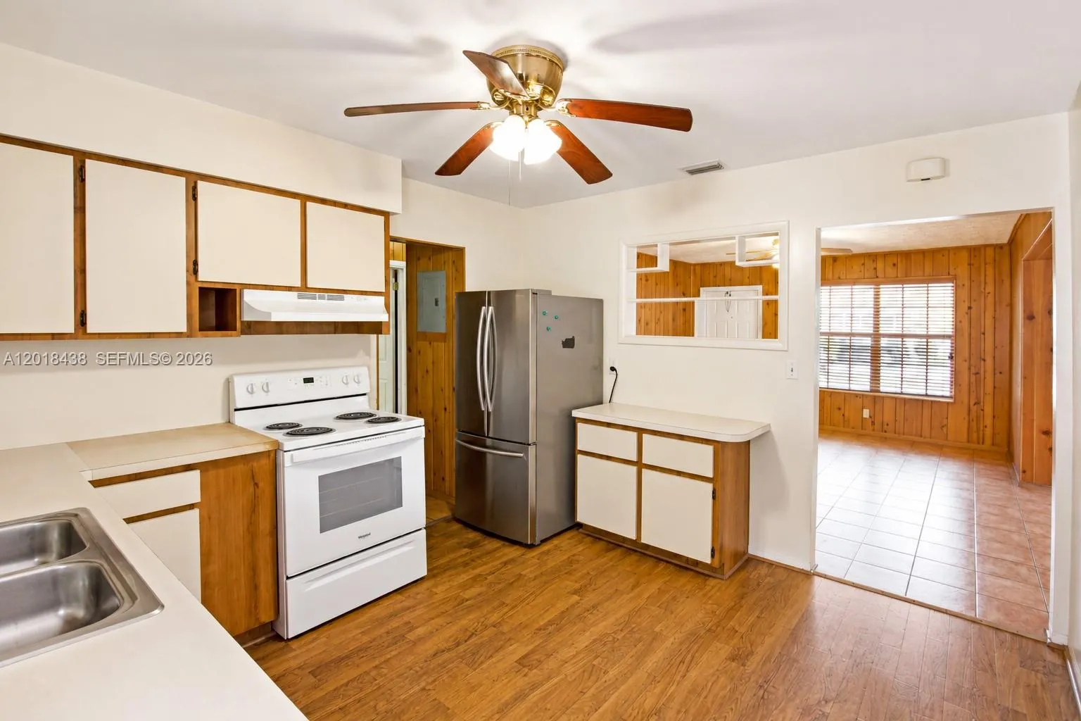 125 SW 3rd Ave, Hallandale Beach FL 33009