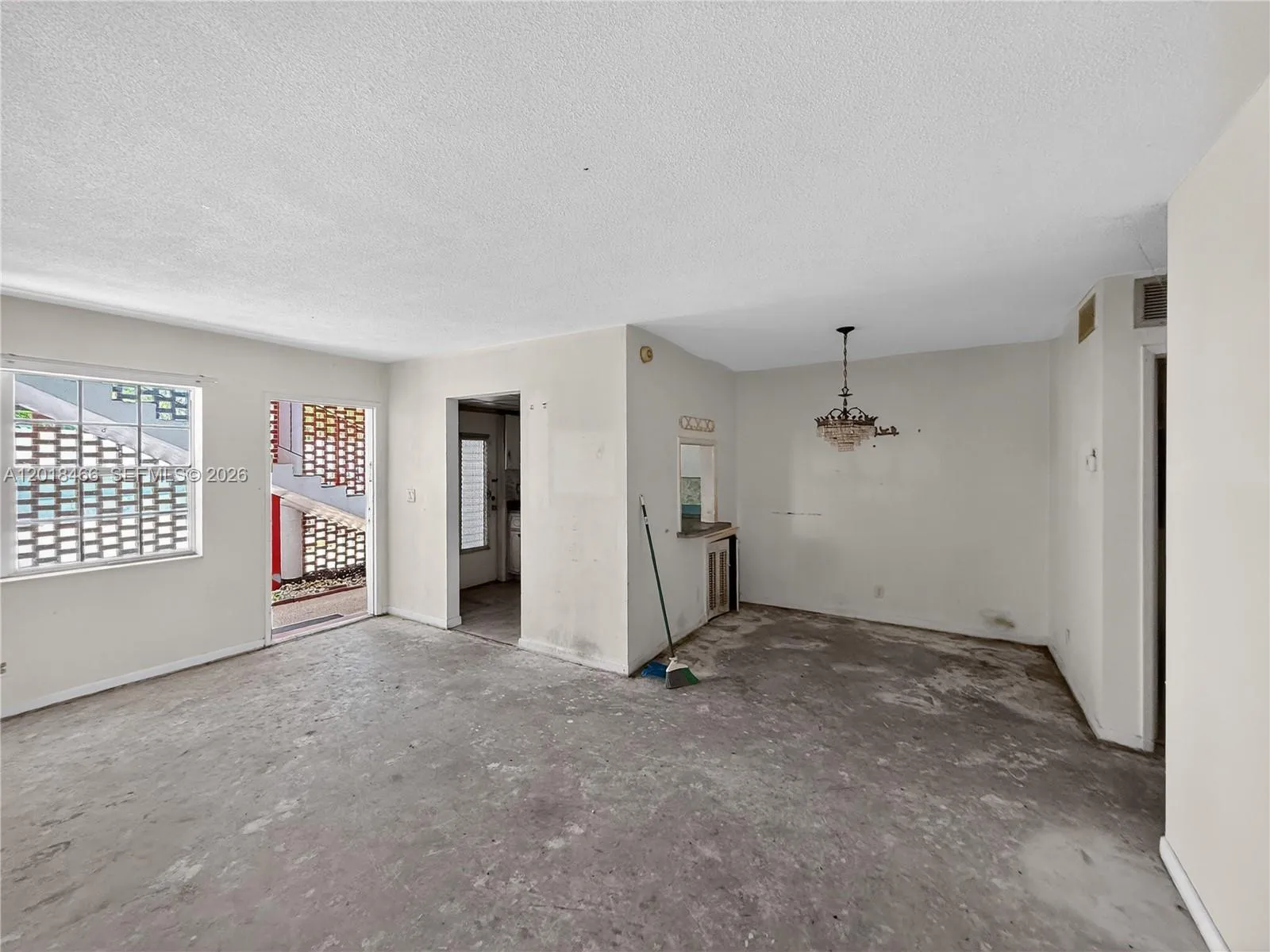 2050 NE 39th St # W112, Lighthouse Point FL 33064