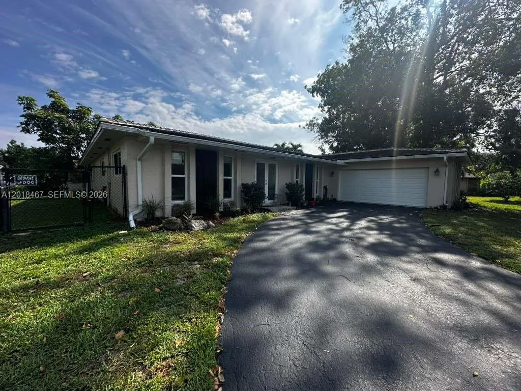 3 bedroom 2 bath for sale at 11901 NW 25th St, Plantation FL 33323