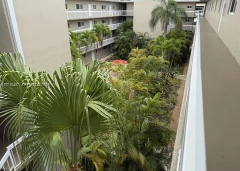 7815 Camino Real # i417, Miami FL 33143