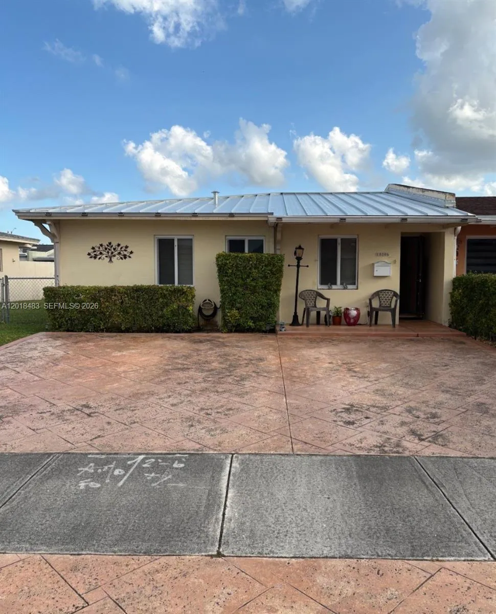 3 bedroom 2 bath for sale at 10106 SW 20th St, Miami FL 33165