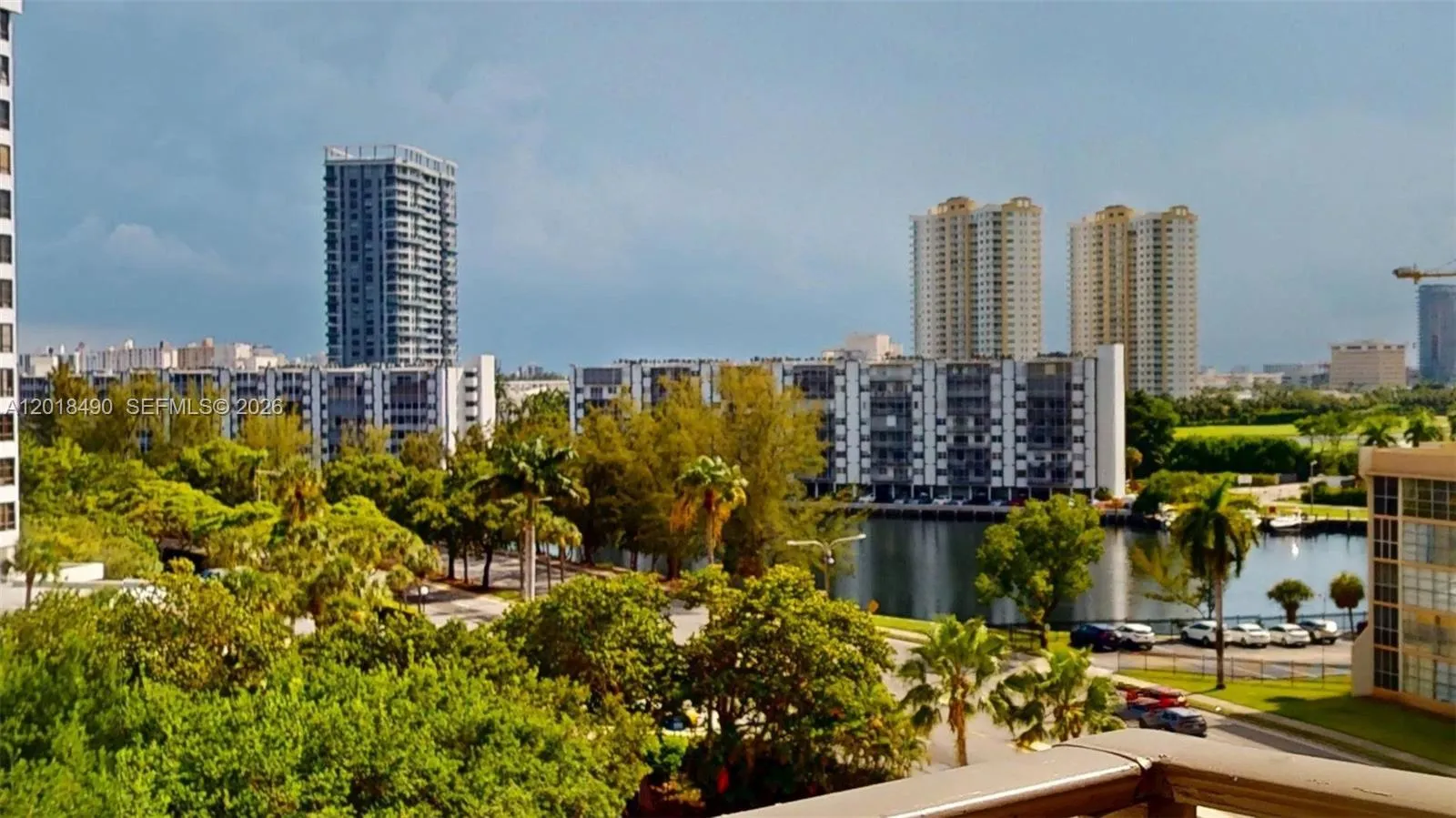 600 Three Islands Blvd # 607, Hallandale Beach FL 33009