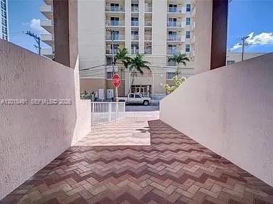 102 SW 6th Ave # 405, Miami FL 33130