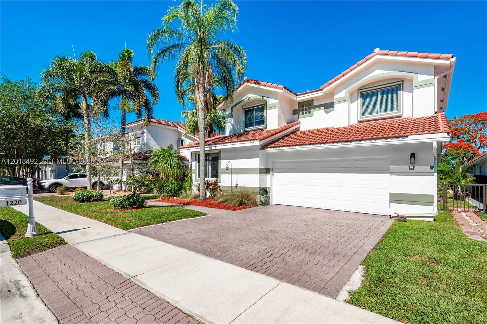 4 bedroom 3 bath for sale at 1220 W Bel Aire Dr W, Pembroke Pines FL 33027