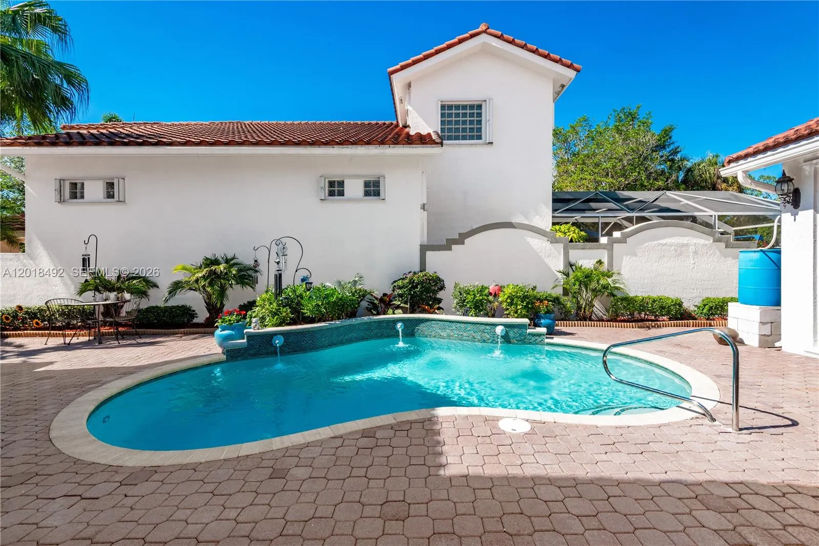 1220 W Bel Aire Dr W, Pembroke Pines FL 33027