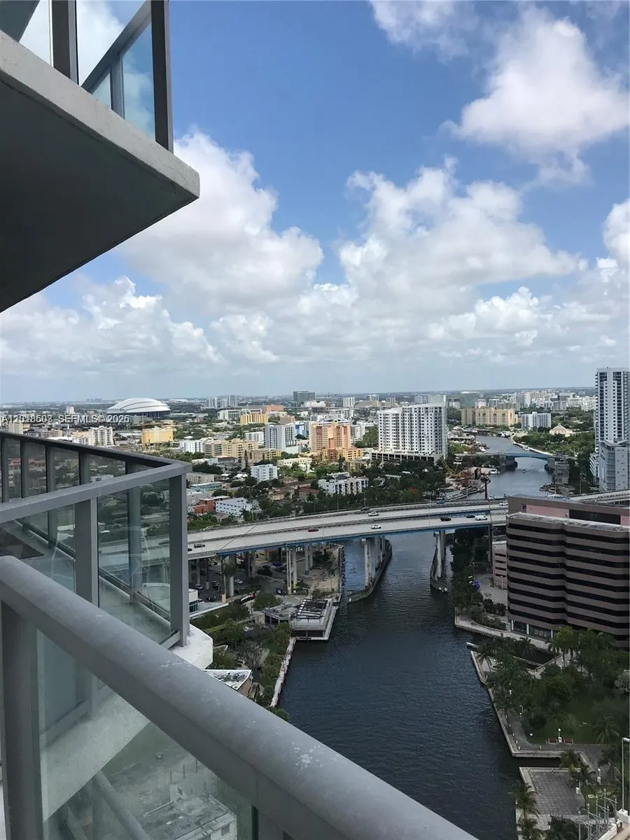 185 SW 7th St # 2805, Miami FL 33130