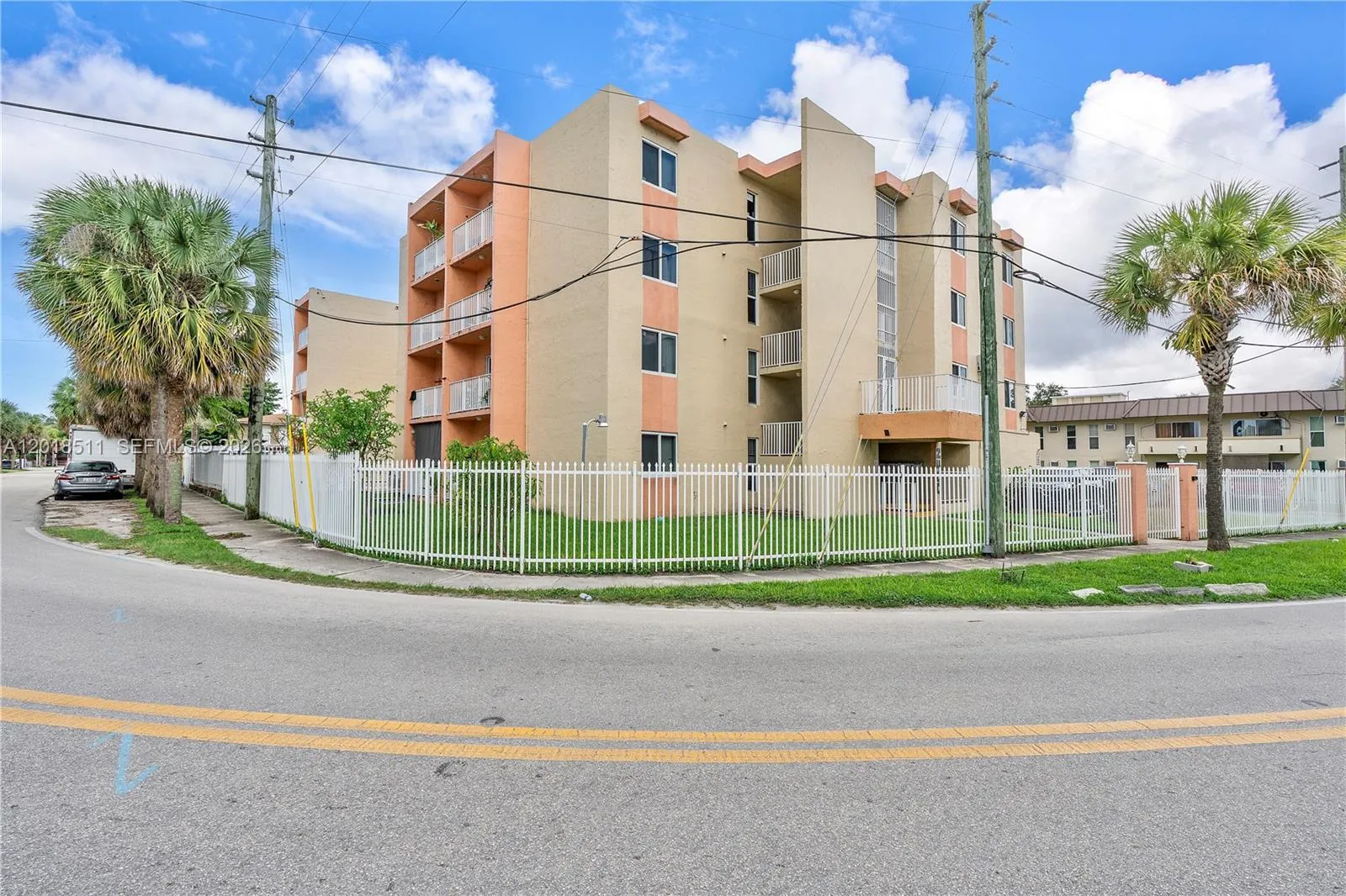 2400 NW 16th St Rd, Miami FL 33125