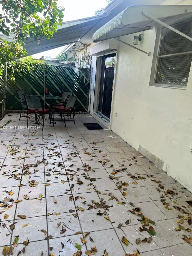 2450 Lincoln St # 7, Hollywood FL 33020