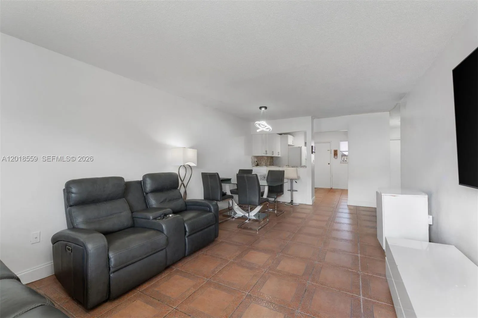 1950 W 54th St # 406, Hialeah FL 33012