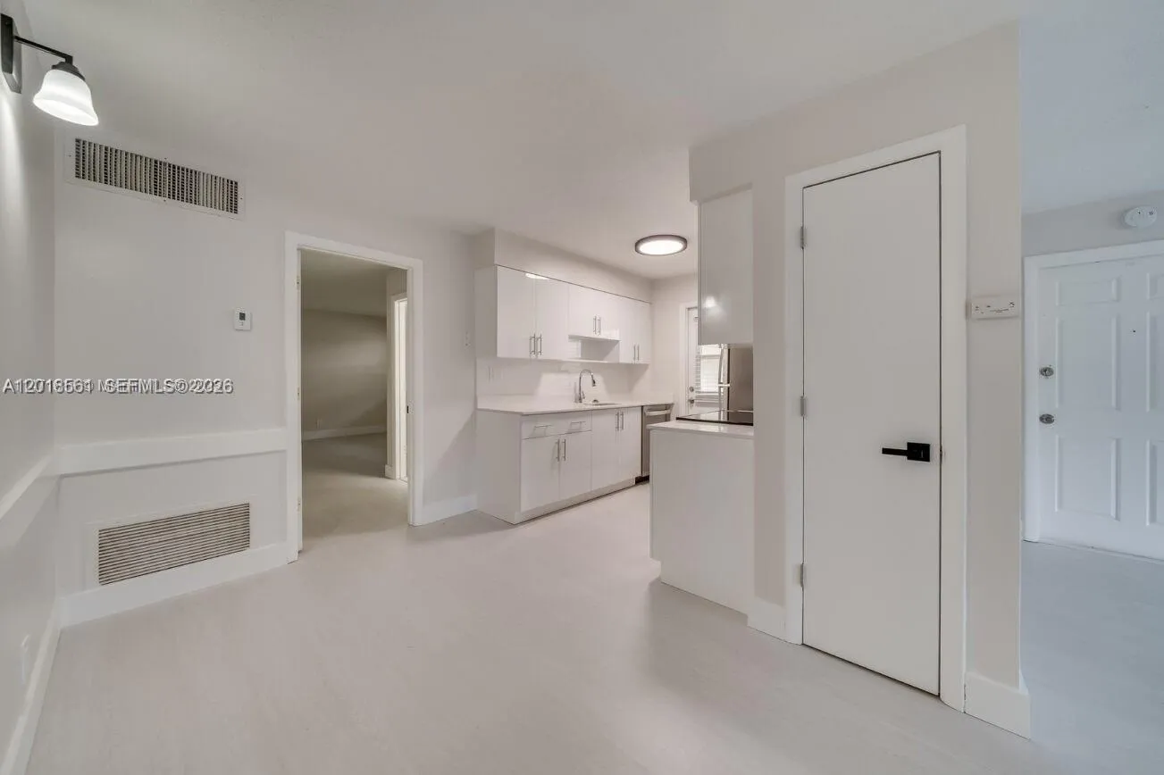 841 SW 74 TER # 201E, North Lauderdale FL 33068